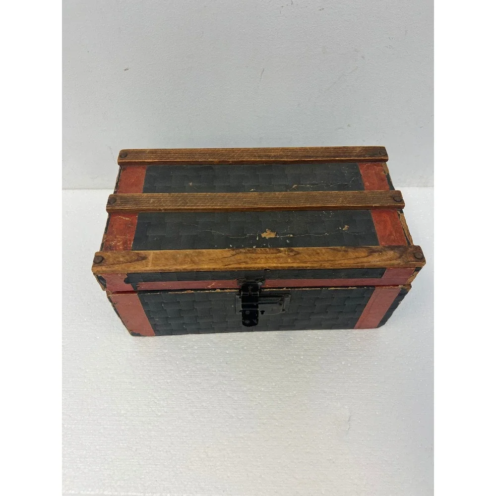 Antique Dollhouse Steamer Trunk w Tray Miniature Wood Slat Chest Vintage Box Old